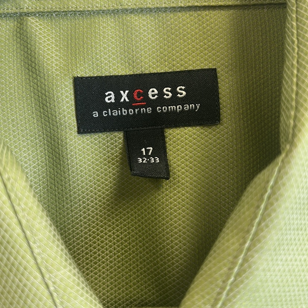 Men's Axcess Green Casual Button Down Shirt Relaxed Fit - Picture 2 of 3